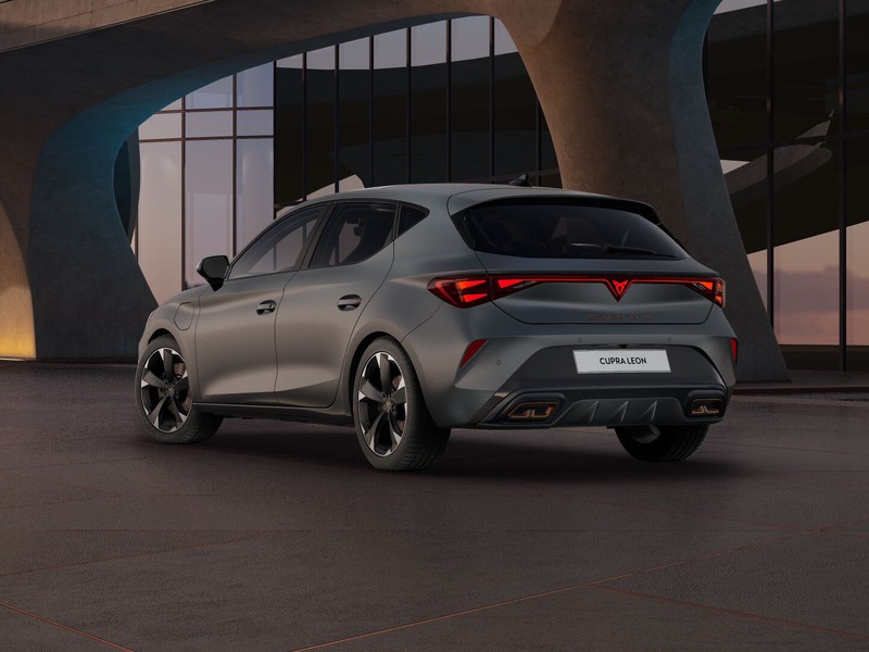 2 - Cupra Leon 1.5 e-hybrid vz 272cv dsg