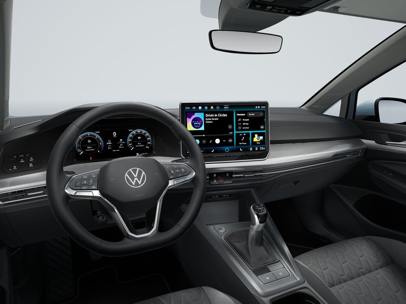 3 - Volkswagen Golf 1.5 etsi r-line 150cv dsg