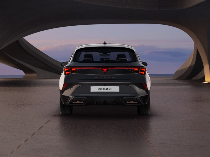 2 - Cupra Leon 1.5 hybrid 150cv dsg
