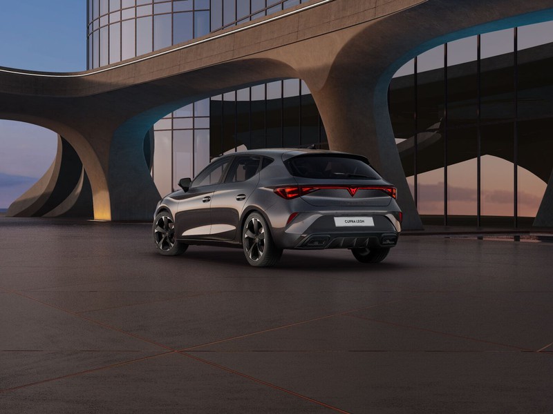 3 - Cupra Leon 1.5 hybrid 150cv dsg