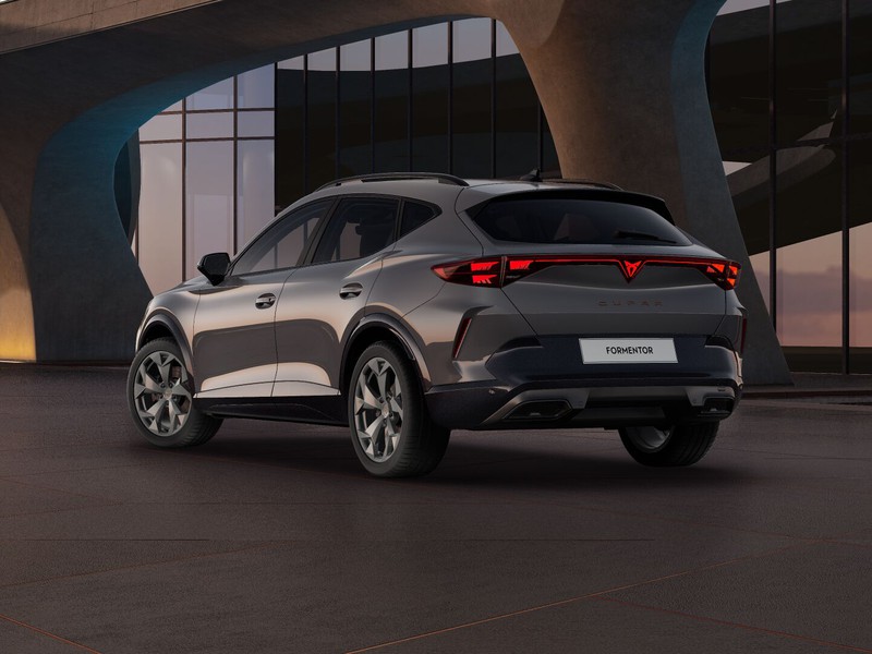 2 - Cupra Formentor 1.5 e-hybrid 204cv dsg