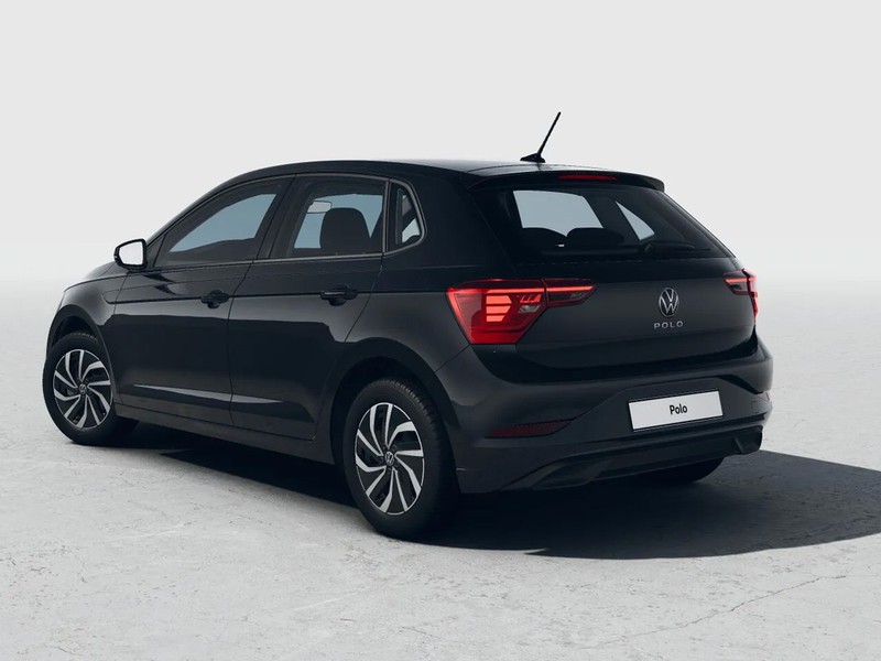 2 - Volkswagen Polo 1.0 tsi r-line 95cv
