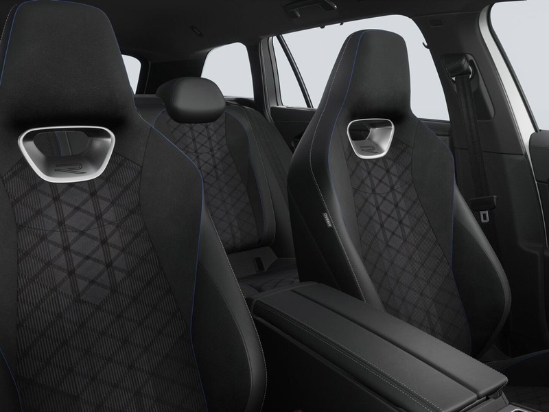 4 - Volkswagen Passat 2.0 tdi scr r-line plus 150cv dsg