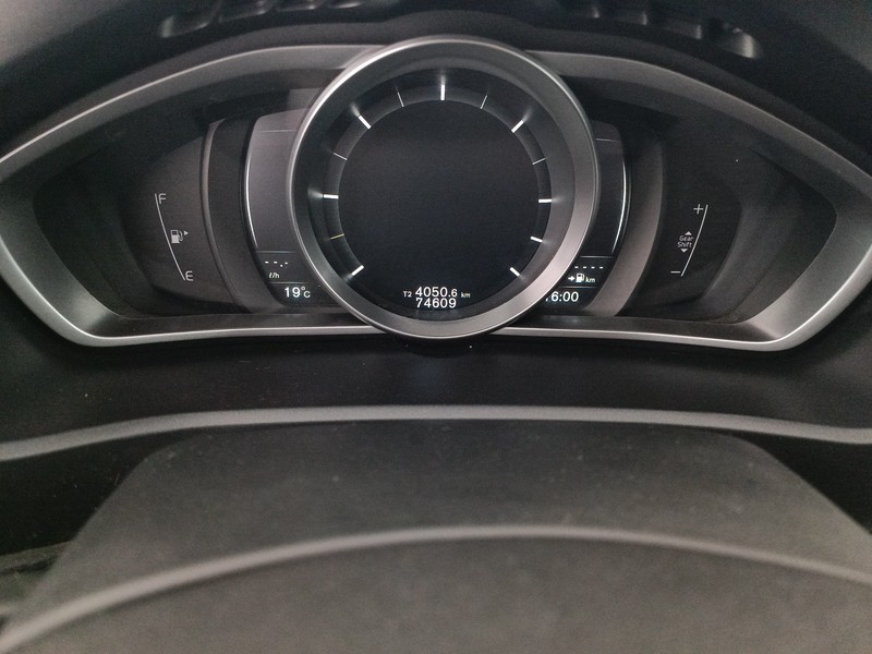 14 - Volvo V40 2.0 d2 business plus my19