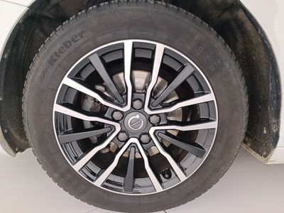 8 - Volvo V40 eschini auto