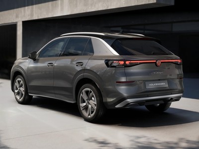 3 - Volkswagen T-Roc eschini auto