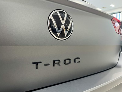 8 - Volkswagen T-Roc eschini auto