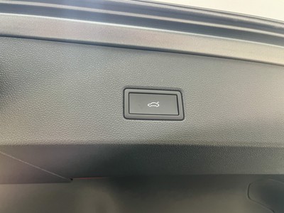 10 - Volkswagen T-Roc eschini auto