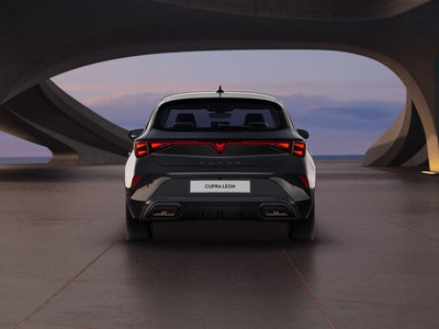 2 - Cupra Leon eschini auto