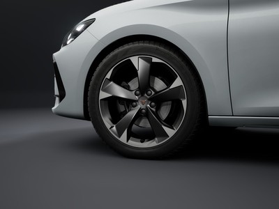 4 - Cupra Leon eschini auto