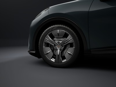 4 - Cupra Raval eschini auto