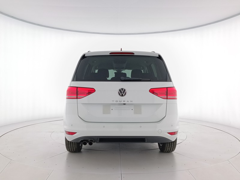 5 - Volkswagen Touran 2.0 tdi business dsg