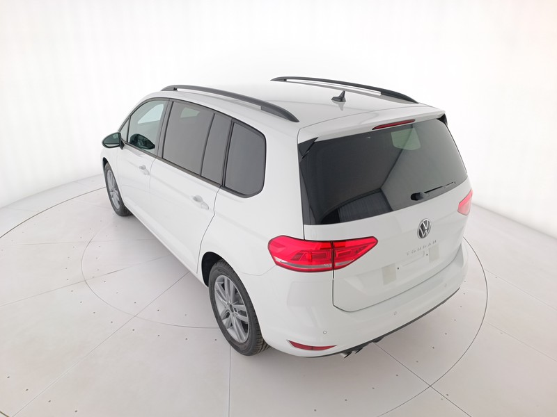 7 - Volkswagen Touran 2.0 tdi business dsg