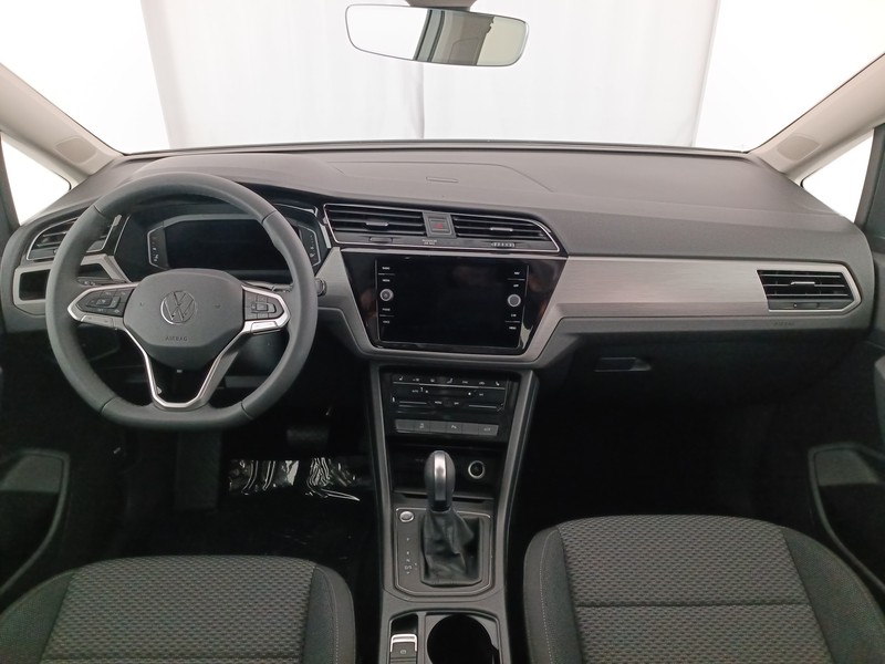 13 - Volkswagen Touran 2.0 tdi business dsg