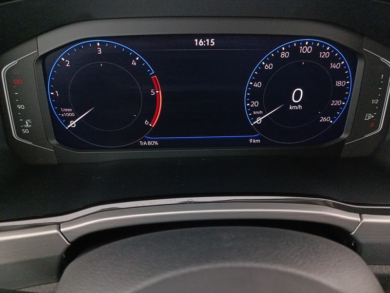 15 - Volkswagen Touran 2.0 tdi business dsg