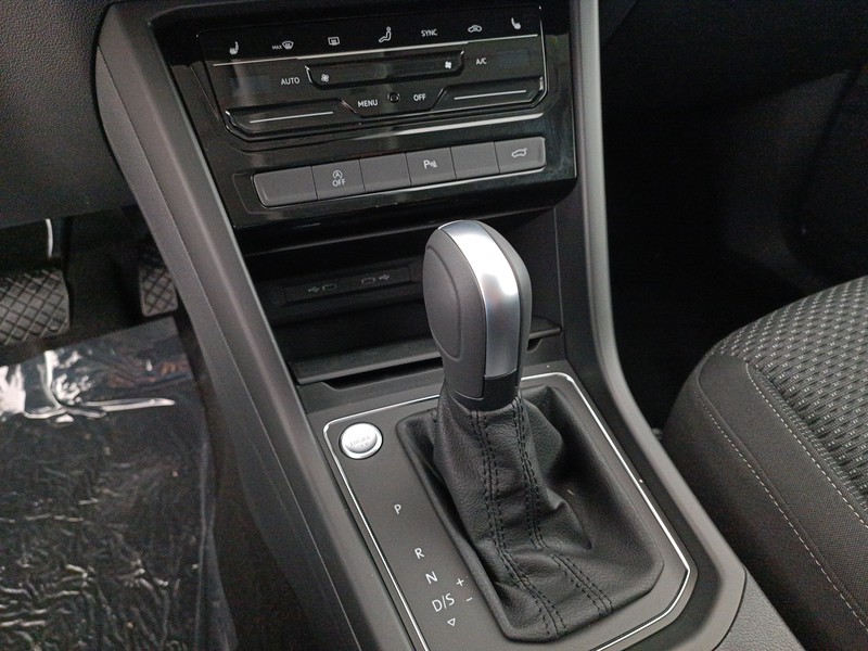 18 - Volkswagen Touran 2.0 tdi business dsg