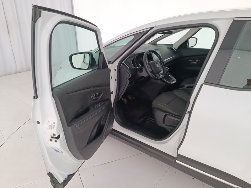 19 - Renault Grand Scénic grand 1.7 blue dci business 150cv