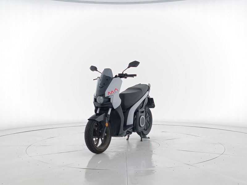 1 - Seat MO eScooter 125 Bianco