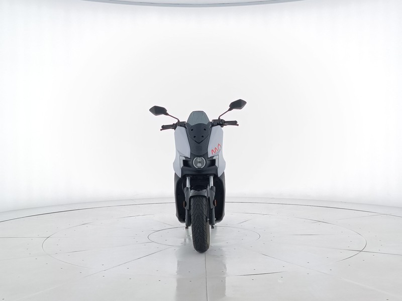 2 - Seat MO eScooter 125 Bianco