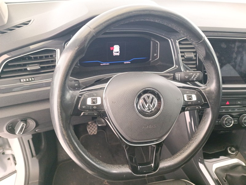 12 - Volkswagen T-Roc 1.6 tdi advanced