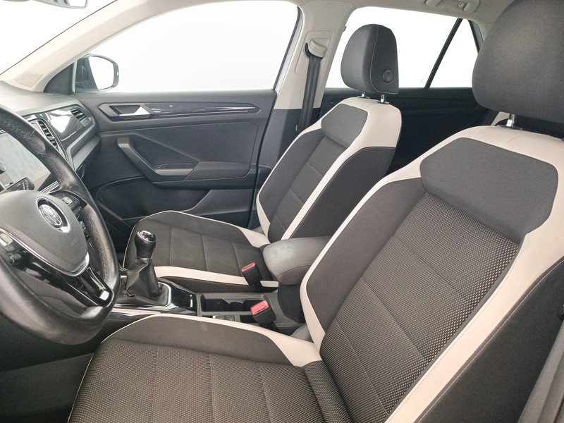 15 - Volkswagen T-Roc 1.6 tdi advanced