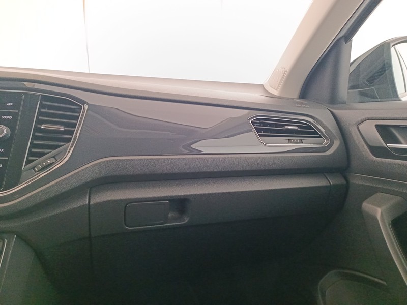 17 - Volkswagen T-Roc 1.6 tdi advanced