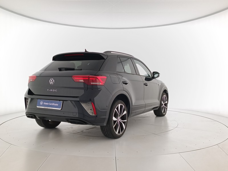 4 - Volkswagen T-Roc 1.0 tsi r-line 110cv