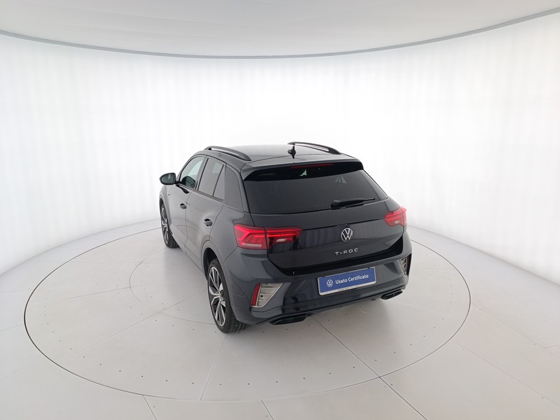 6 - Volkswagen T-Roc 1.0 tsi r-line 110cv