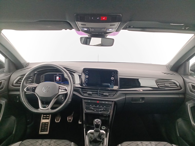 11 - Volkswagen T-Roc 1.0 tsi r-line 110cv