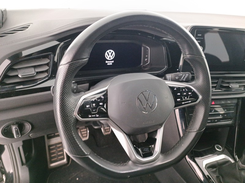 12 - Volkswagen T-Roc 1.0 tsi r-line 110cv