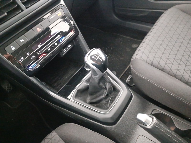 16 - Volkswagen T-Cross 1.0 tsi sport 95cv