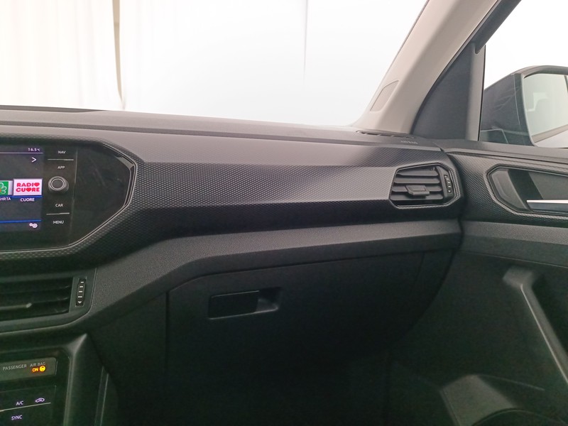 17 - Volkswagen T-Cross 1.0 tsi sport 95cv