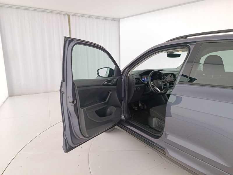 18 - Volkswagen T-Cross 1.0 tsi sport 95cv