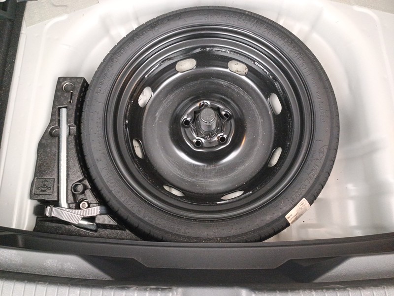 22 - Volkswagen T-Roc 1.0 tsi r-line 110cv