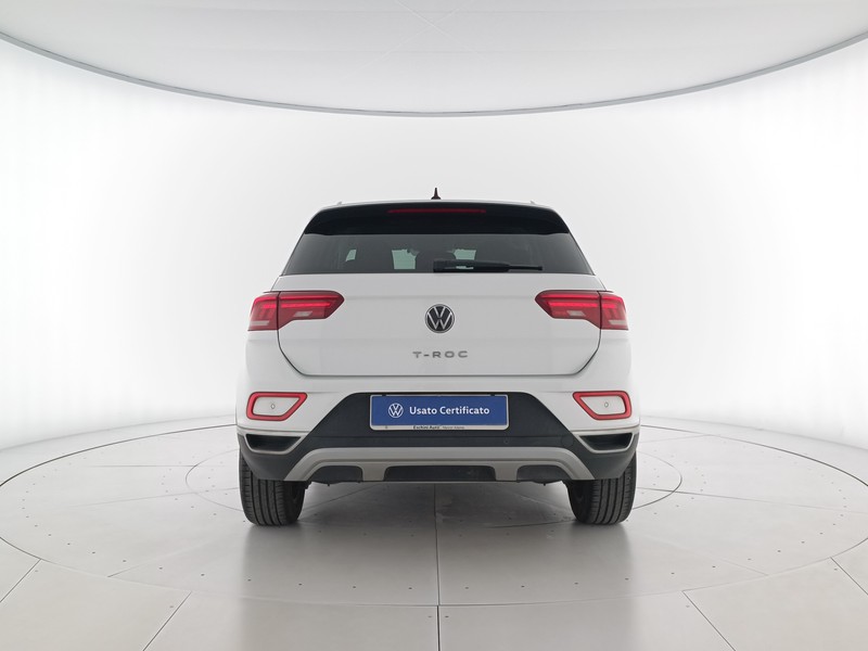 5 - Volkswagen T-Roc 1.0 tsi style 110cv