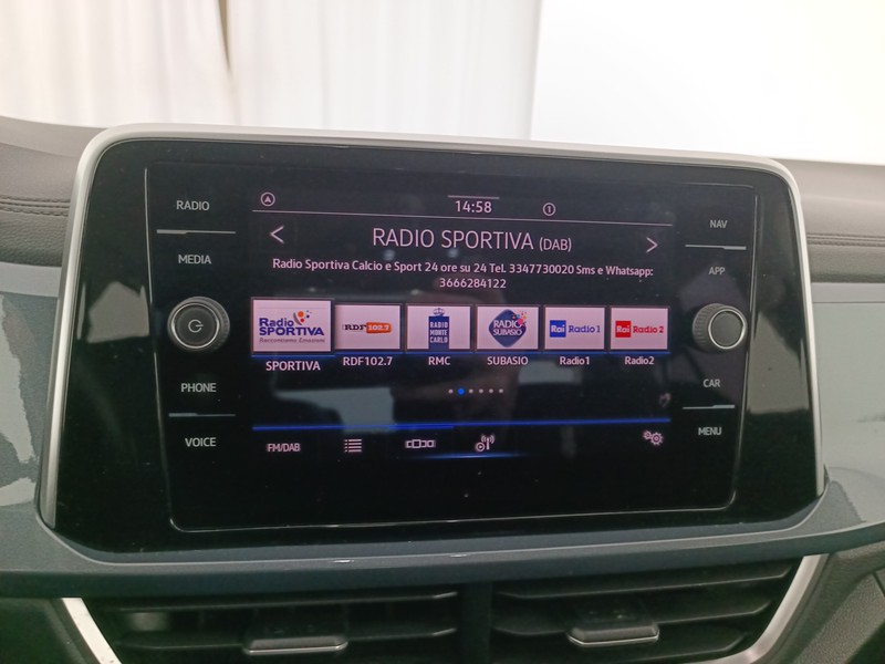 14 - Volkswagen T-Roc 1.0 tsi style 110cv