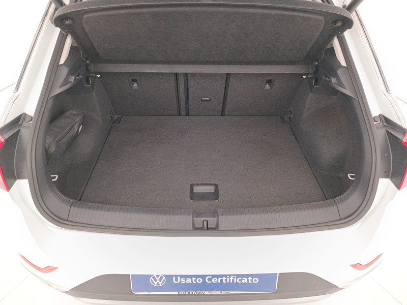 21 - Volkswagen T-Roc 1.0 tsi style 110cv