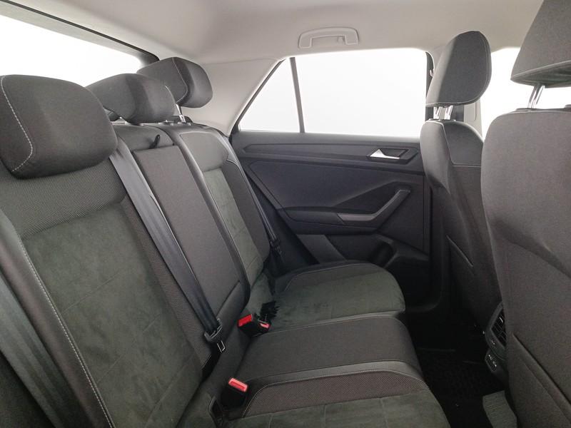 9 - Volkswagen T-Roc 1.5 tsi style