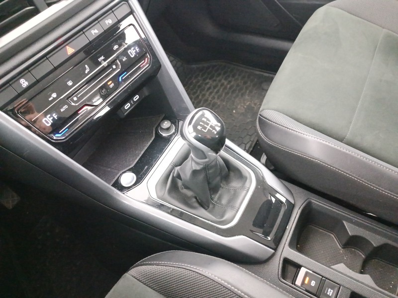 16 - Volkswagen T-Roc 1.5 tsi style