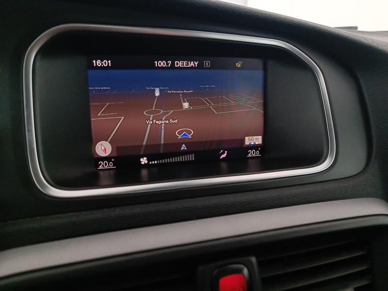 35 - Volvo V40 2.0 d2 business plus my19