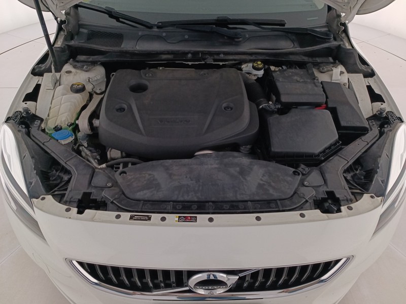 41 - Volvo V40 2.0 d2 business plus my19