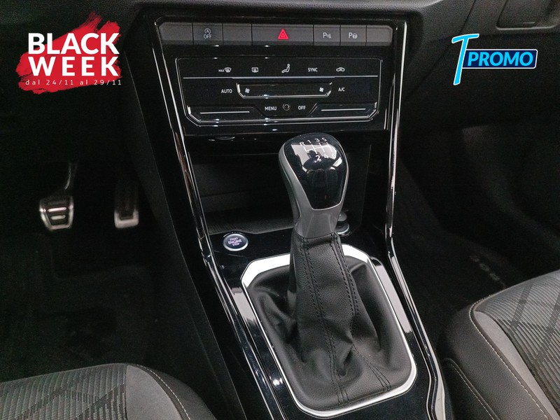 17 - Volkswagen T-Roc 1.0 tsi style 110cv