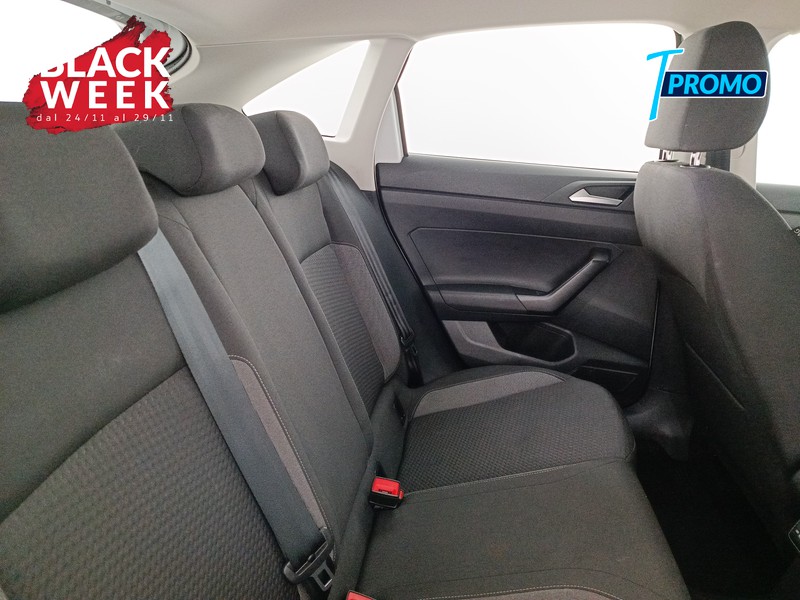 9 - Volkswagen Taigo 1.0 tsi life 110cv