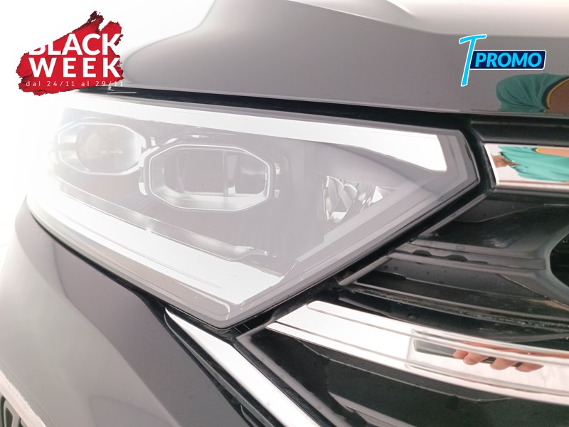 8 - Volkswagen T-Roc cabriolet 1.5 tsi style dsg