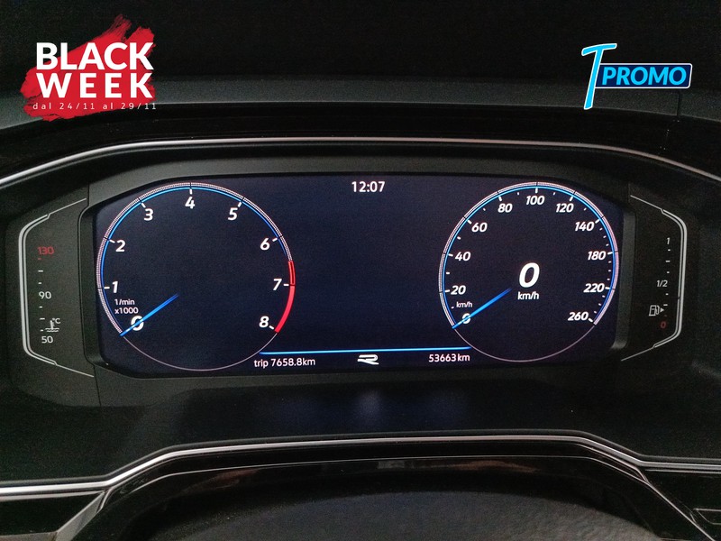 13 - Volkswagen Taigo 1.0 tsi r-line 110cv