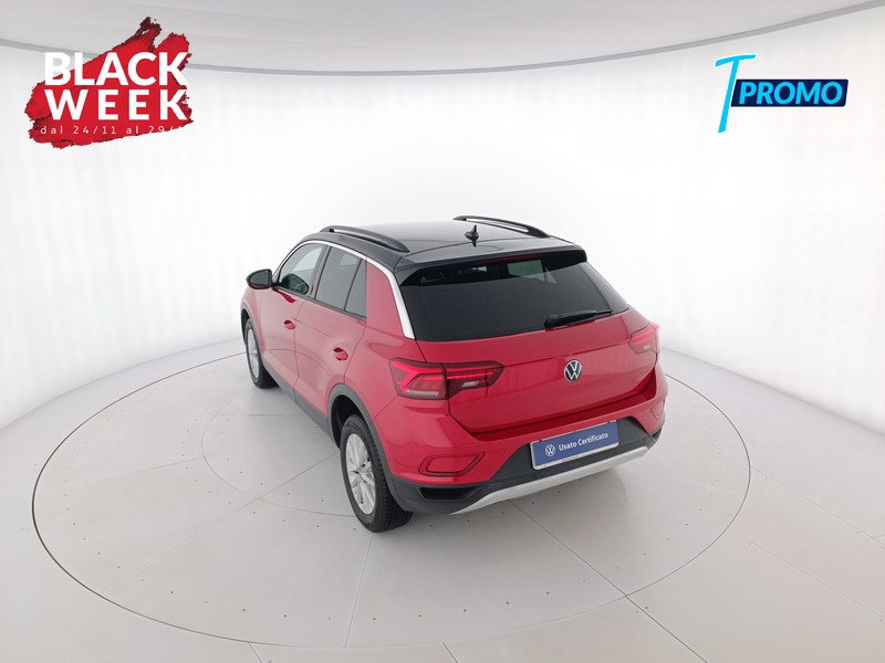 6 - Volkswagen T-Roc 1.0 tsi style 110cv