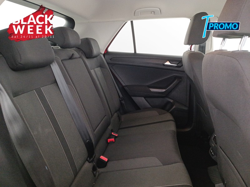 9 - Volkswagen T-Roc 1.0 tsi style 110cv