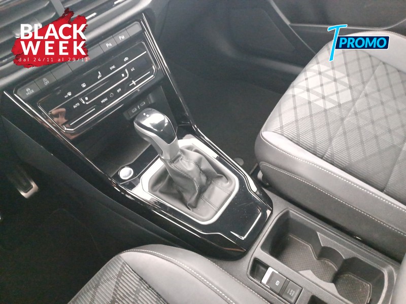 16 - Volkswagen T-Roc 2.0 tdi r-line 150cv dsg