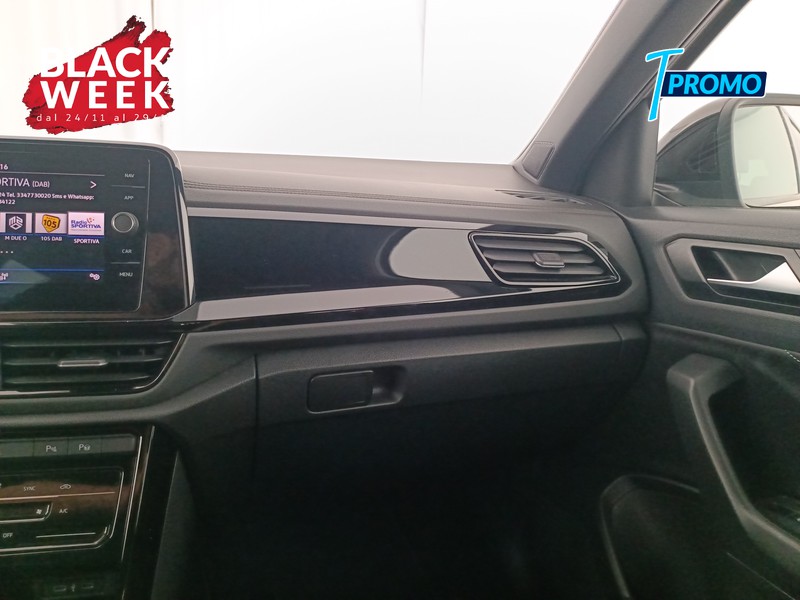 17 - Volkswagen T-Roc 2.0 tdi r-line 150cv dsg