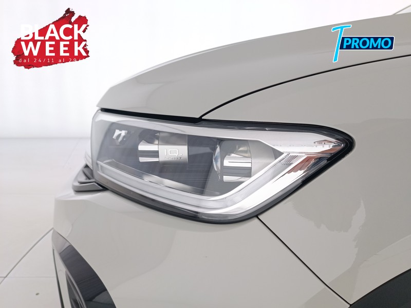 19 - Volkswagen T-Roc 2.0 tdi r-line 150cv dsg